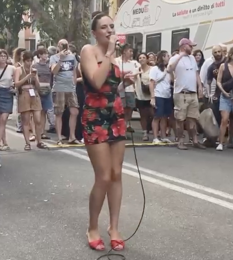 Spin Time, Ditonellapiaga canta per gli sgomberati. Il Campidoglio accelera sui trasferimenti (VIDEO) 1