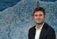 Alessandro Di Battista, rientro in Italia rinviato: l’annuncio sui social