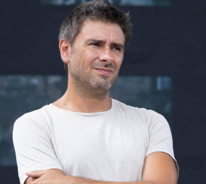 Di Battista e il tumore al cervello, il neurochirurgo: “Non è una diagnosi senza speranza”