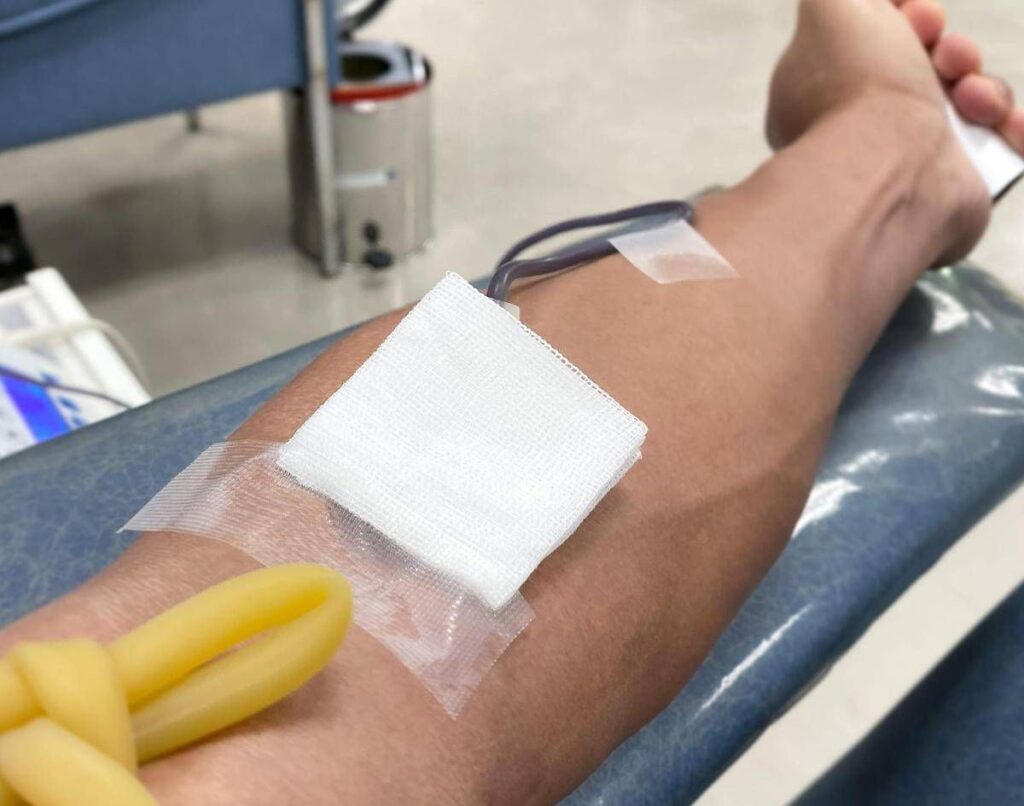 Emergenza sangue a Roma, la mobilitazione di Osho e Sal Da Vinci: «Avanti ragazzi, un piccolo gesto salva la vita» 1