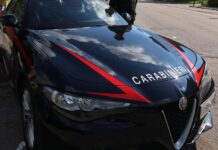 Ferrara, entra armato nel liceo e tenta di colpire un 15enne: arrestato