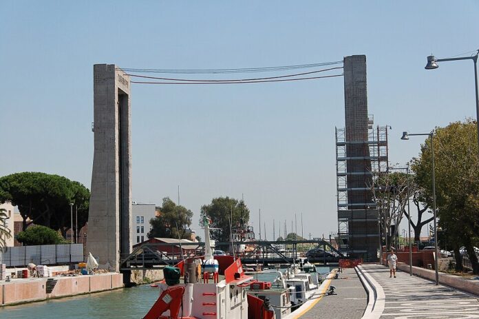 Arrivano i nuovi orari del Ponte 2 Giugno: da lunedì 14 settembre 2026 cambia il calendario di sollevamento del ponte mobile e della passerella pedonale a Fiumicino
