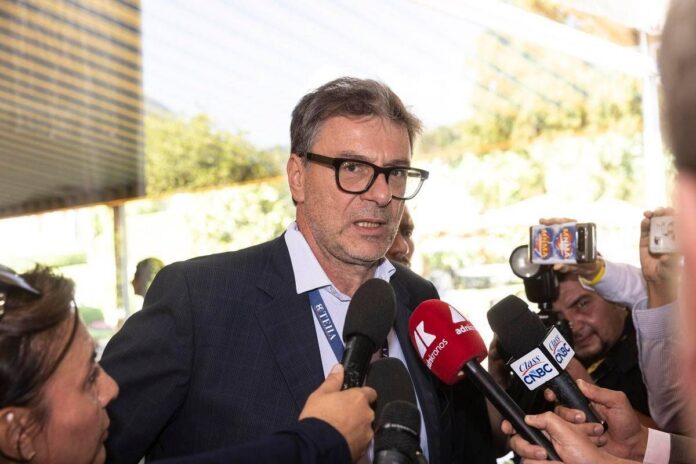 Giorgetti: “Ipotesi flat tax per gli stipendi dei giovani. Pensione a 64 anni? Bisogna garantire equilibrio conti”
