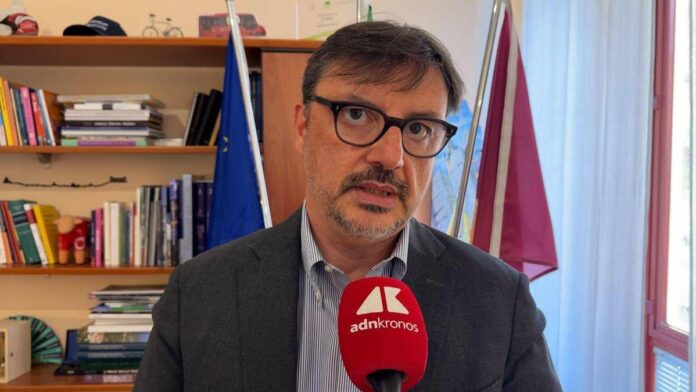 Giungla golf car a Roma, l’assessore Patanè: “Solo il 10% dei mezzi è autorizzato, serve una regolamentazione regionale”
