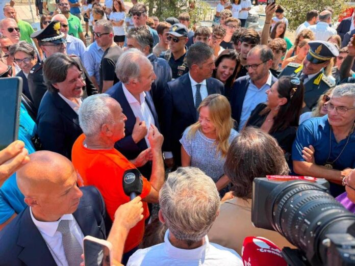 Meloni: “Il Sud cresce più della media nazionale, ora priorità per i troppi ragazzi che vanno via”