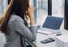 Molestie sul lavoro, anche carezze e confidenze non richieste possono essere risarcite