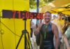 Settantadue ore in acqua senza mai toccare terra: il medico umbro Marco Fratini firma il nuovo record mondiale di nuoto continuativo in acque libere nel lago di Bracciano.