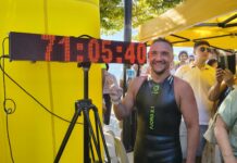 Settantadue ore in acqua senza mai toccare terra: il medico umbro Marco Fratini firma il nuovo record mondiale di nuoto continuativo in acque libere nel lago di Bracciano.