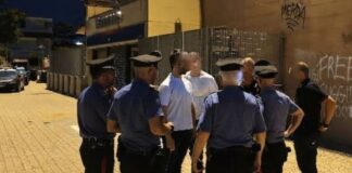 Rissa violenta scoppia in strada ad Acilia: due arresti e 11 denunce