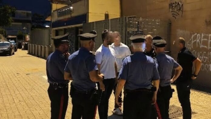 Rissa violenta scoppia in strada ad Acilia: due arresti e 11 denunce