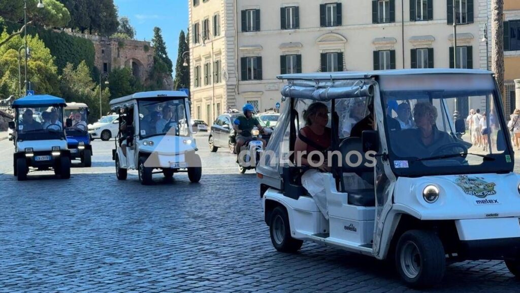 L’invasione sregolata delle golf car a Roma centro: 500 mezzi in strada e tariffe da capogiro 1