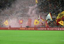 Saluti romani in curva Sud durante Roma-Atalanta all’Olimpico: 14 identificati