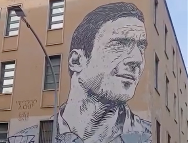 Mezzo secolo di leggenda per Francesco Totti: gli auguri dei tifosi e della Nazionale per l'VIII re di Roma (FOTO) 2