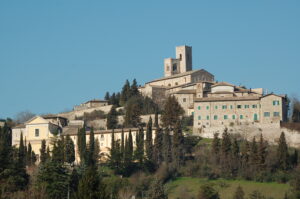 Cammino dei Forti, il trekking da scoprire nelle Marche: 120 km tra storia e paesaggi mozzafiato