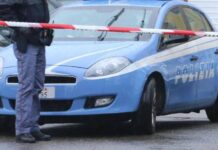 Torino, cadavere di un uomo trovato in un appartamento in periferia: ipotesi omicidio