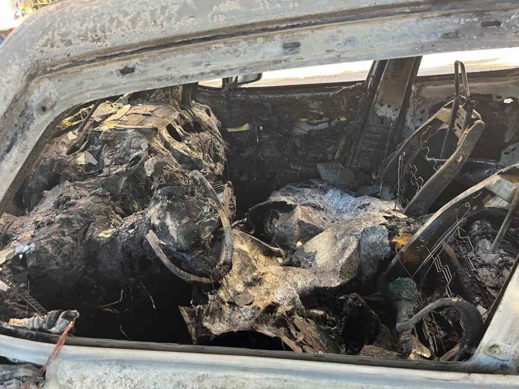 Notte di fuoco a Tivoli: le auto bruciate in quattro punti e palazzi a rischio, chi è l'incendiario (VIDEO) 1