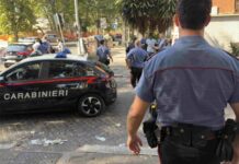 Dalle 1000 dosi di stupefacenti sequestrate agli stratagemmi romantici per coprire lo spaccio, fino al giovane fermato con due lamette nascoste tra gengiva e guancia: imponente operazione antidroga dei Carabinieri al Quarticciolo