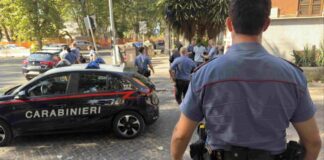 Dalle 1000 dosi di stupefacenti sequestrate agli stratagemmi romantici per coprire lo spaccio, fino al giovane fermato con due lamette nascoste tra gengiva e guancia: imponente operazione antidroga dei Carabinieri al Quarticciolo