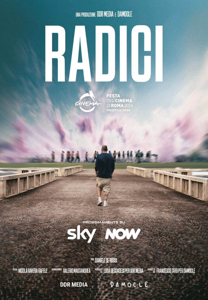 RADICI, che verrà presentato alla Festa del Cinema di Roma, racconta il ritorno di Daniele De Rossi all'Ostiamare e il legame tra il calcio e il quartiere di Ostia