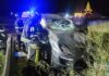 Un incidente sul Grande Raccordo Anulare, nella notte, sulla rampa in direzione Firenze: l'auto distrugge il guardrail e i Vigili del Fuoco estraggono i due giovani a bordo. I ragazzi trasportati in ospedale