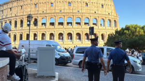 Daspo urbani a pioggia dopo l’ordinanza che ha istituito una zona ad alta protezione attorno al Colosseo 1