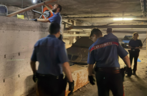 Arsenale e deposito di droga smantellati dai carabinieri a Nuova Ostia tra arresti e denunce 1