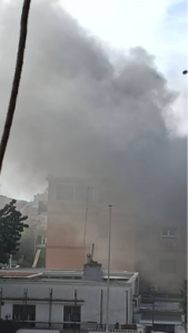 Incendio in un attico di Ostia Ponente: un uomo portato in salvo dai vigili del fuoco 1