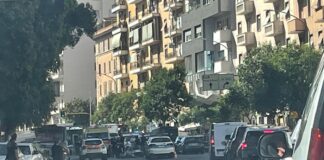 Scontro frontale tra due scooter: traffico paralizzato a San Giovanni