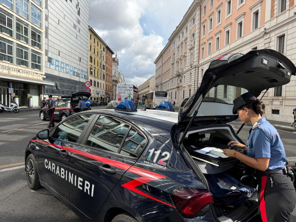 Roma Termini, 7 arresti e 13 denunce: furti, rapine e droga nel mirino dei carabinieri 1