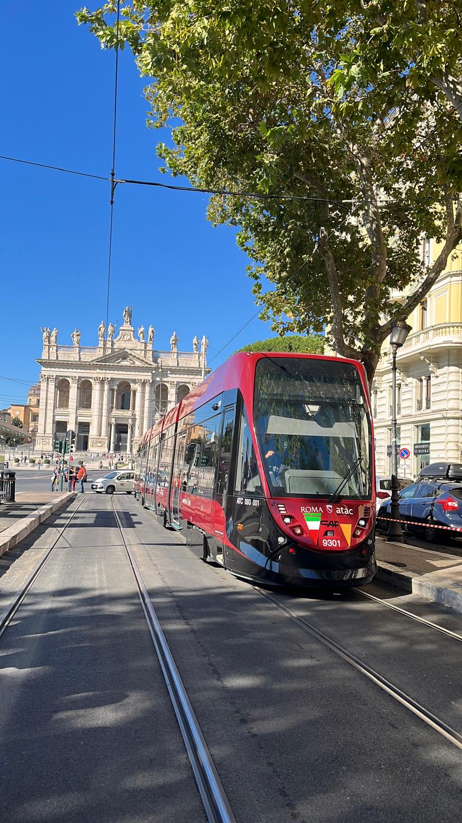 Nuovi tram a Roma, al via i test su strada: come sono i CAF Urbos e quando entreranno in servizio 1
