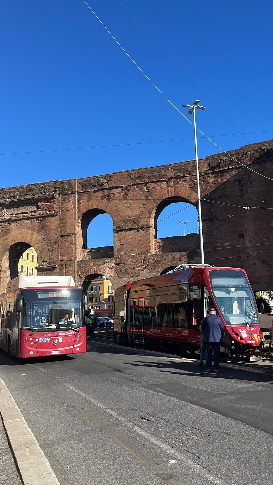 Nuovi tram a Roma, al via i test su strada: come sono i CAF Urbos e quando entreranno in servizio 2