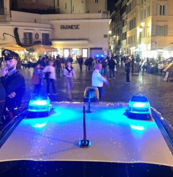 Furti ai turisti, merce portata via dai negozi e spaccio: il bilancio dei controlli dei Carabinieri a Roma nel centro storico, tra arresti e denunce.