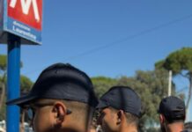 Borseggiatori arrestati a Roma: sette arrestati tra banchine e mezzi pubblici, ecco come agivano (VIDEO) Borseggiatori arrestati a Roma: sette arrestati tra banchine e mezzi pubblici, ecco come agivano (VIDEO)