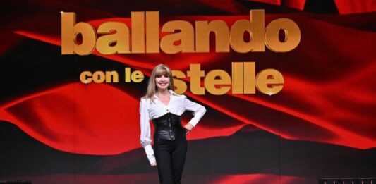 Ballando con le Stelle, anticipazioni 10 ottobre: Elena Sofia Ricci ospite, arrivano anche Stefano Fresi e Giacomo Giorgio