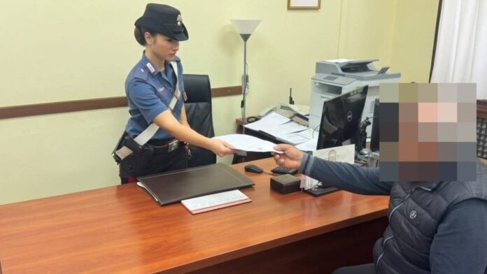 Finto carabiniere tenta di truffare un anziano a Valmontone: entra in casa e trova la "sorpresa"