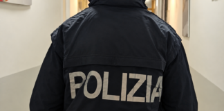 La Polizia esegue una misura cautelare dopo la denuncia e le indagini per violenza sessuale su minori 