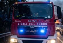 Paura sulla via Aurelia: veicolo prende fuoco tra le auto, traffico paralizzato
