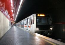 Metro A, chiuse temporaneamente due stazioni: disagi tra Furio Camillo e Ponte Lungo Stop al servizio nelle stazioni di Furio Camillo e Ponte Lungo sulla linea A: treni senza fermata e tempi di ripristino da definire