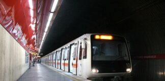 Stop al servizio nelle stazioni di Furio Camillo e Ponte Lungo sulla linea A: treni senza fermata e tempi di ripristino da definire