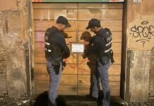 Gravi carenze igieniche e di sicurezza: sotto sequestro un laboratorio di Kebab in centro