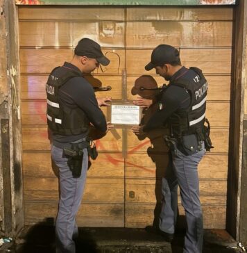 Gravi carenze igieniche e di sicurezza: sotto sequestro un laboratorio di Kebab in centro