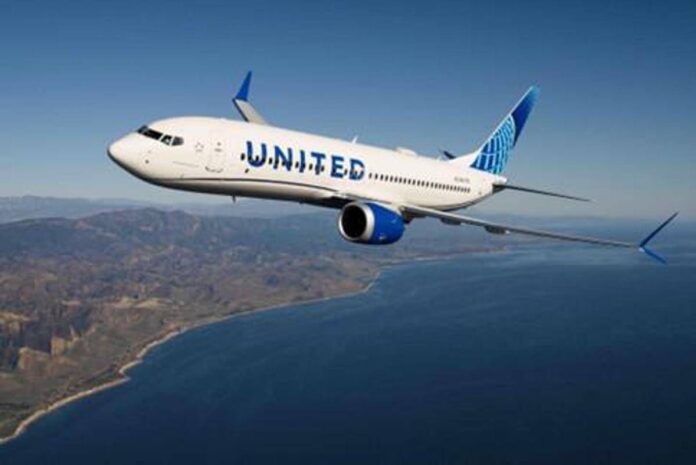 Passeggera bloccata nel bagno dell’aereo: sfiorato l’atterraggio d’emergenza negli Usa