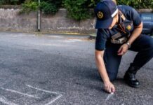 Roma, investe bimbo davanti alla scuola e scappa: 54enne denunciato