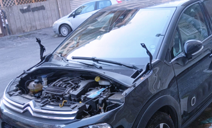 Auto cannibalizzate a Ostia: torna l'incubo dei furti notturni e la rabbia dei cittadini pronti alle ronde (FOTO) 2