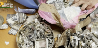 Oltre 36.000 euro e nessuna documentazione: denunciato un passeggero in partenza per Dhaka. Argento sequestrato a Fiumicino