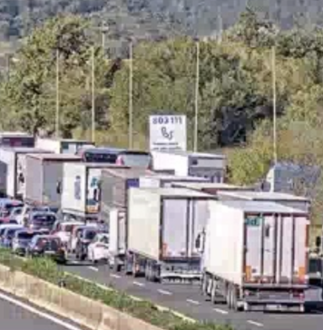 incidente A1, A1 Roma-Firenze, traffico bloccato A1, tre camion, Ponzano Romano-Soratte, diramazione Roma Nord, code A1 direzione Firenze, uscita Roma Nord, Grande raccordo anulare, viabilità Lazio