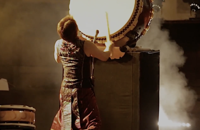 Il respiro del tamburo nasce dalla masterclass con Leonard Eto e Iori Tadokoro: il gruppo Kigaidaiko porta il taiko in dialogo con la danza
