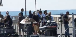 Dopo il borgo di Ostia Antica, il nuovo film di Paola Cortellesi, porta le riprese al pontile tra passanti e turisti incuriositi