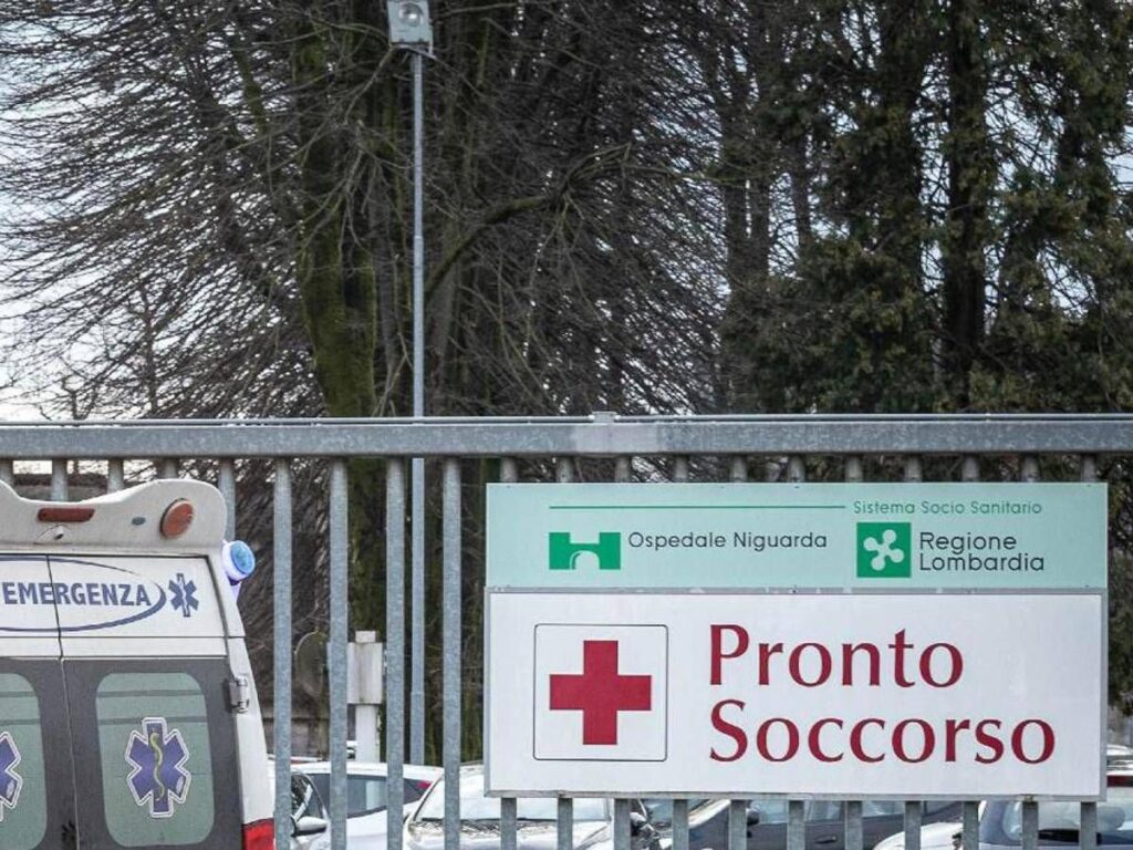 Neonato abbandonato in un sacchetto della spesa: salvato da una passante 1