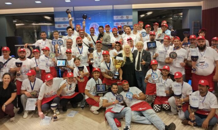 Alla Pizza World Cup di Pomezia, tra 36 nazioni, il campione del mondo di pizza napoletana è dell'Antico Grottino. Al Brasile il titolo assoluto